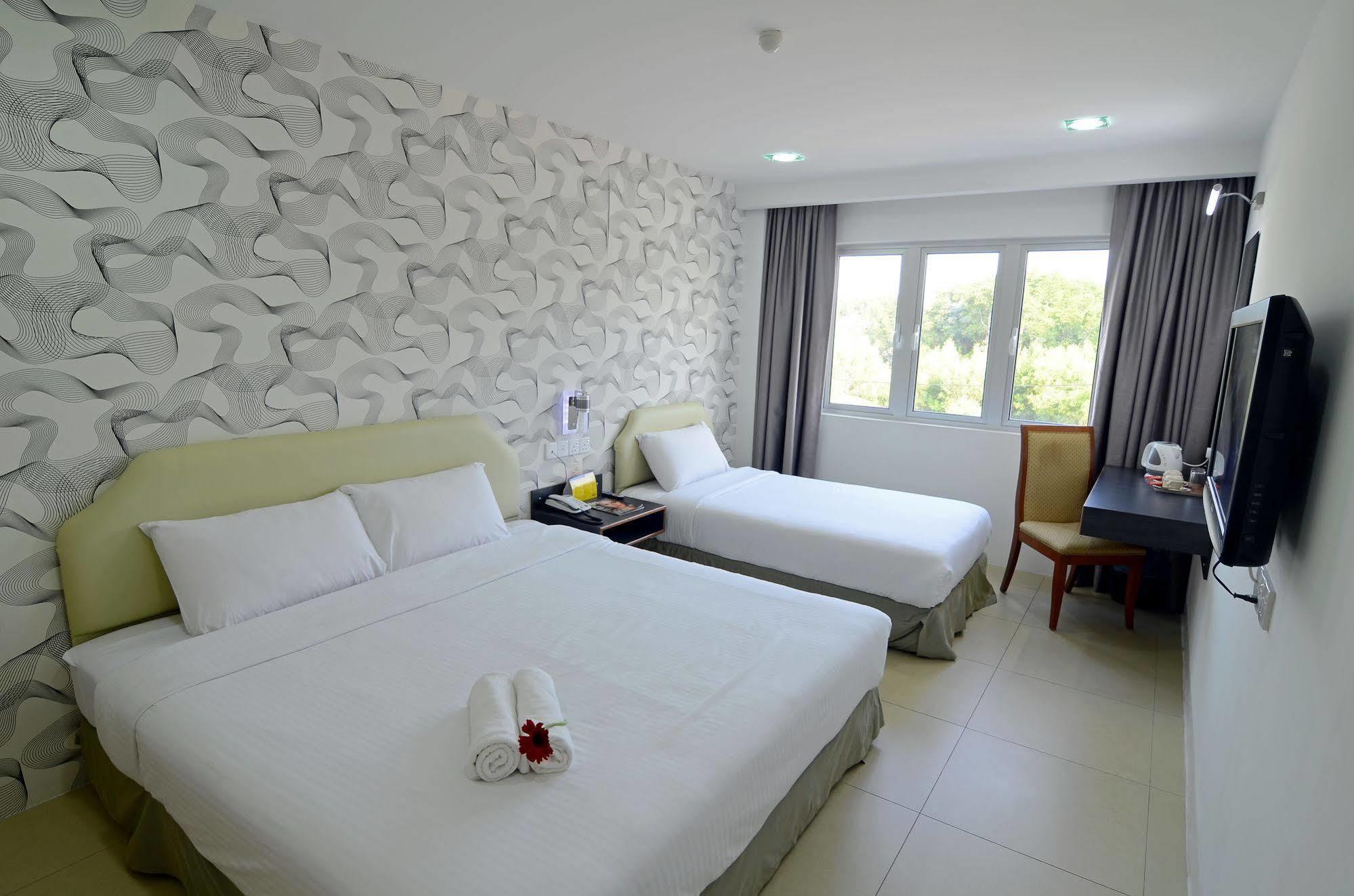 Hotel Avenue Kuantan Ngoại thất bức ảnh